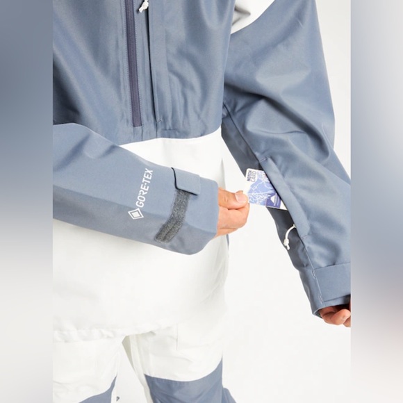 Burton Gortex snow jacket for sale - Picture 4 of 12